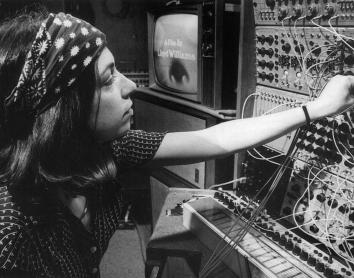 Suzanne Ciani, pionera de la electrónica, pondrá música a la nueva noche NEO de CosmoCaixa