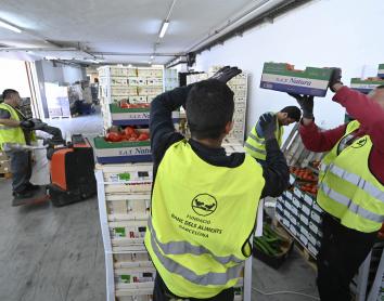 Els bancs dels aliments demanen ajut per fer front a la cronificació de la pobresa alimentària