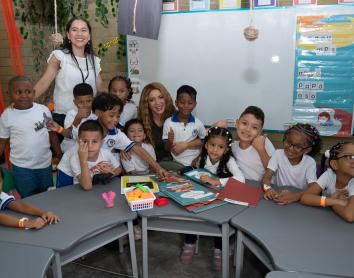 Shakira inaugura una nova escola a Barranquilla amb l’impuls de la Fundació ”la Caixa” i la Fundació FC Barcelona