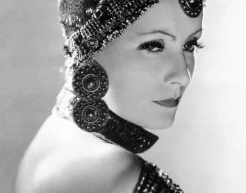 Greta Garbo a Mata Hari (1931), dirigida per George Fitzmaurice. Credit: M.G. M. / Album.