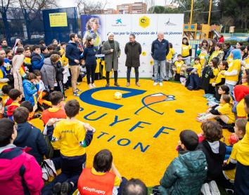 Iker Casillas apadrina el Cruyff Court de Móstoles