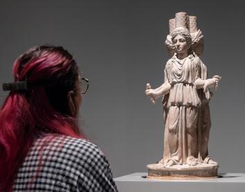 CaixaForum València recorre el poder femenino en el arte y las creencias: desde la prehistoria hasta hoy