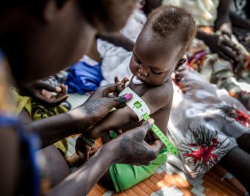 Les retallades en l’ajuda global podrien revertir dècades de progrés en salut i desenvolupament