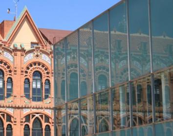 Façana del Museu de la Ciència CosmoCaixa