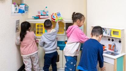 Children playing in the CaixaProinfancia 3-6 Growth Spaces at the Barró Association.