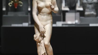 La exposición cuenta con piezas icónicas, como una estatua romana de Venus.