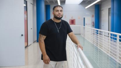 Jonathan Segura Giménez tiene 31 años y es beneficiario de los programas CaixaProinfancia e Incorpora.