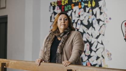 Inma, madre beneficiaria del programa CaixaProinfancia de la Fundación ”la Caixa” a través de Save The Children.