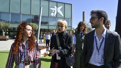 Becados en el acto de entrega de becas de doctorado y posdoctorado de la Fundación ”la Caixa” en el Museo de la Ciencia CosmoCaixa.