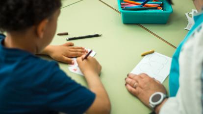 Un alumno del CEIP Ramón y Cajal durante una de las clases impartidas en el centro. 