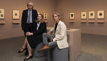 From left to right: Hugo Chapman, Head of the Department of Prints and Drawings at the British Museum; Olenka Horbatsch, curator at the British Museum; and Álvaro Borrás, Director of CaixaForum Valencia.