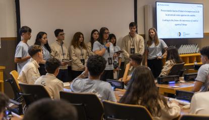 Estudiants d'EduCaixa presentant les seves propostes en la seu de l'ONU a Nova York