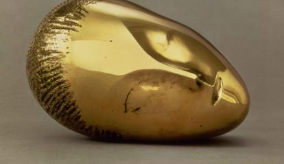 Frame del documental «Brancusi, les métamorphoses de la sculpture», de Alain Fleischer.