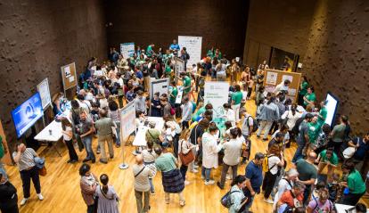 Un momento de la actividad Feria de la investigación en CaixaForum Madrid.