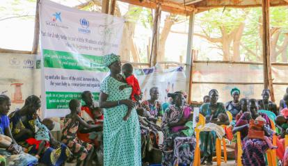 Dones beneficiàries del Projecte MOM participen en una sessió de sensibilització sobre nutrició al camp de refugiats de Tierkidi, Etiòpia.