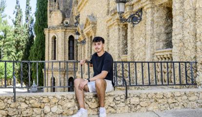 Tomás Cano, becari de la Fundació ”la Caixa” i estudiant de Dret i Filosofia a la Universitat Complutense de Madrid, al Santuari Verge de l'Esperança de Calasparra.