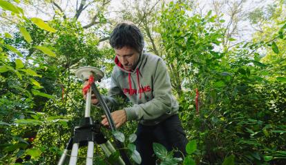 Los investigadores del equipo de David Chaparro utilizan una tecnología tan común como el GPS para estimar el contenido de agua de los bosques.