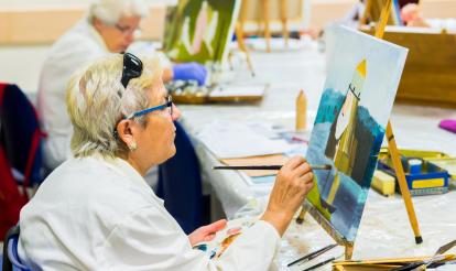 Taller de pintura del programa de Personas Mayores de la Fundación ”la Caixa”.