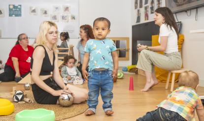 El proyecto Espacios Familiares 0-3 acompaña a familias en situación de vulnerabilidad con hijos de 0 a 3 años en esta etapa de la vida tan crítica para los menores.