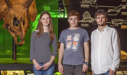 Olivia, Eric y Òscar, Explainers del Museo de la Ciencia CosmoCaixa en diferentes ediciones.
