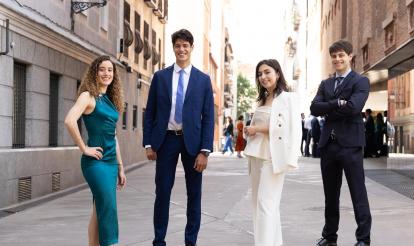 From left to right: Júlia Laguna, Albert Gimó, Belén Luengo, and Gonzalo Plaza will pursue postgraduate studies abroad, all related to the development of AI.