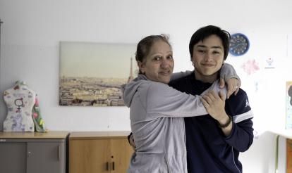 Raquel Blanco y su hijo Aarón, usuarios de CaixaProinfancia.