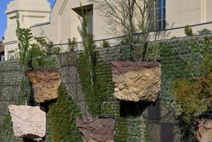 Imatge del jardí vertical a CaixaForum Barcelona.
