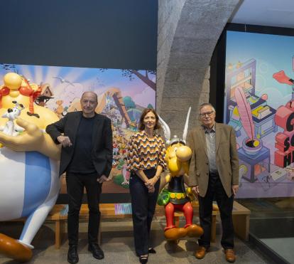 D'esquerra a dreta. L’expert en diferents àmbits del còmic i assessor de la mostra, Vicent Sanchis, la directora de CaixaForum Girona, Anna Colomer, i el galerista, col·leccionista i comissari de l’exposició, Bernard Mahé.