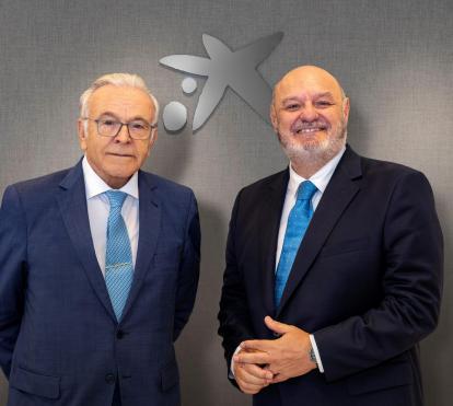 A l'esquerra, el president de la Fundació ”la Caixa” i de CriteriaCaixa, Isidre Fainé; a la dreta, el director general de CriteriaCaixa, José María Méndez.