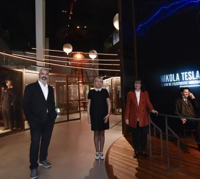 From left to right: the corporate director of the Culture and Science Area of ”la Caixa” Foundation, Ignasi Miró; the legal representative of the Nikola Tesla Museum, Radmila Adzic, and the deputy general director of ”la Caixa” Foundation, Elisa Durán, have presented the exhibition entitled Nikola Tesla. The genius of modern electricity.