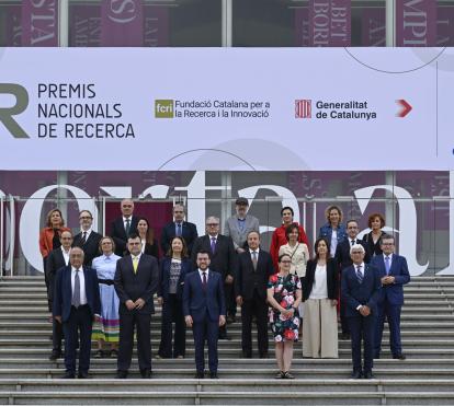 Fotografia de familia dels guardonats als Premis Nacionals de Recerca 2023