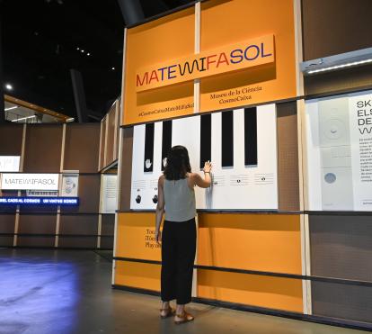 An interactive piano welcomes visitors to the MateMiFaSol exhibition.