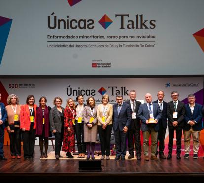 Fotografia de família de la segona edició d'Únicas Talks a CaixaForum Madrid.