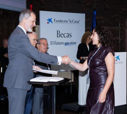 Su Majestad el Rey de España durante el acto de la entrega de Becas de Posgrado de la Fundación ”la Caixa”