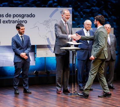 Su Majestad el Rey de España durante el acto de la entrega de Becas de Posgrado de la Fundación ”la Caixa”