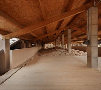 Imatge d'una de les cobertes restaurades de l’església de Santa Maria de la Plaça de Sanaüja.