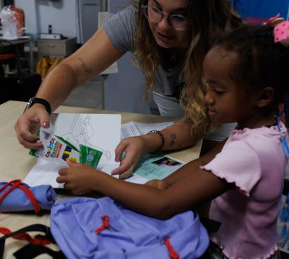 El acompañamiento se realiza a través de una red de más de 400 entidades sociales de todo el país en colaboración con centros educativos y administraciones públicas.
