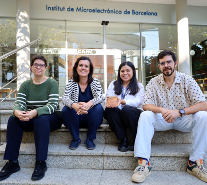 L'equip de l'IMB-CNM darrere dels experiments i la publicació. D'esquerra a dreta: Celeste Fleta, Consuelo Guardiola, Ángela Henao i Iván López.