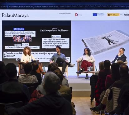 D'esquerra a dreta: Olivia Blanchard, Carles Planas Bou, Marta Peirano i Pablo Sanguinetti.