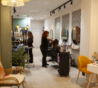 Pese a los altos niveles de ocupación registrados en España, el acceso al empleo sigue siendo desigual. 