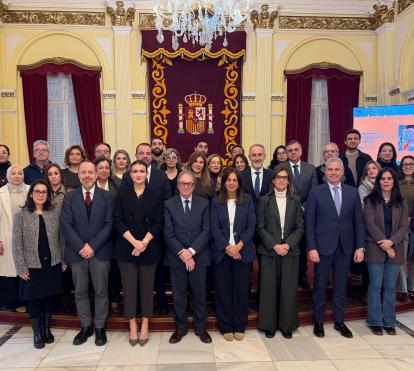 Foto de familia en el acto de presentación del balance anual de la labor social que hace la Fundación ”la Caixa” en Melilla.