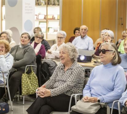 Imagen de los asistentes al taller de duelo.