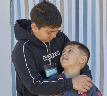 Los hermanos Jose y Leonel, beneficiarios del programa CaixaProinfancia de la Fundación ”la Caixa”.