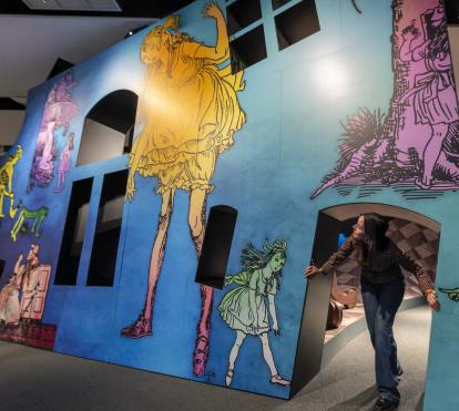 Una de las salas de la exposición «Los mundos de Alicia» en CaixaForum València. 