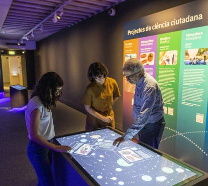 Els visitants poden conèixer iniciatives de ciència ciutadana.