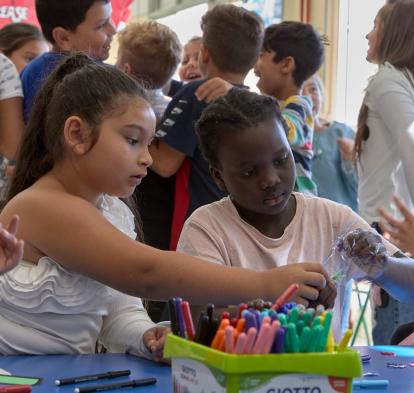 Niñas beneficiarias de un proyecto impulaso por la convocatoria de proyectos sociales en el País Vasco