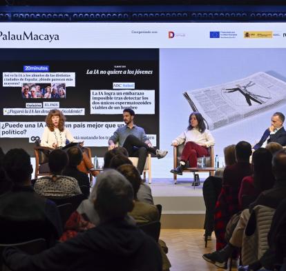 D'esquerra a dreta: Olivia Blanchard, Carles Planas Bou, Marta Peirano i Pablo Sanguinetti.
