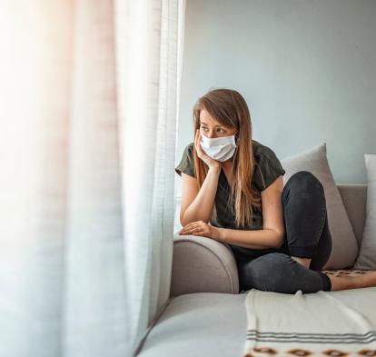 Los factores laborales influyen de forma importante en el riesgo de COVID persistente.