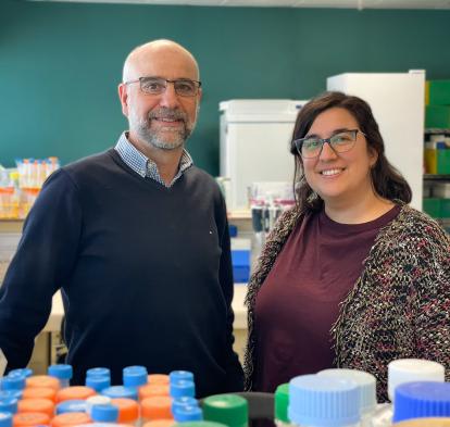 Los investigadores de IrsiCaixa Maria Salgado y Javier Martinez-Picado.