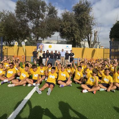 La Fundación Cruyff inaugura un nuevo Cruyff Court en La Línea de la Concepción
